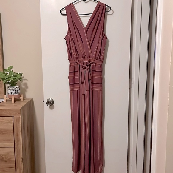 Sleeveless Romper - Picture 1 of 4